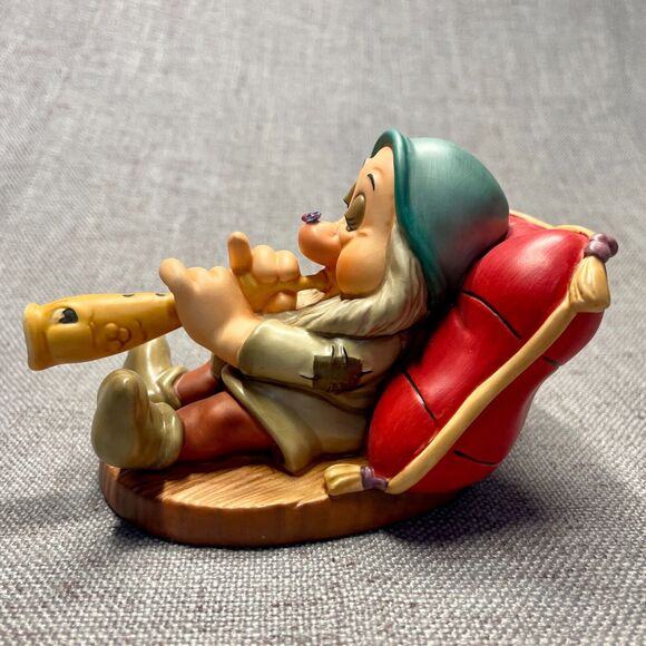 Walt Disney Classics Collection Zzzzzzz Porcelain Sleepy Figurine - Picture 4 of 8